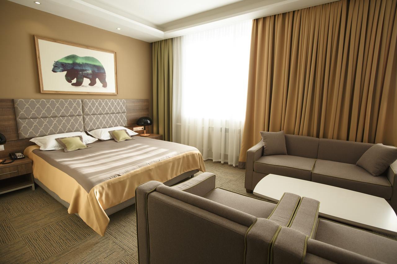 Green Which Hotel Petropavlovsk Exterior foto